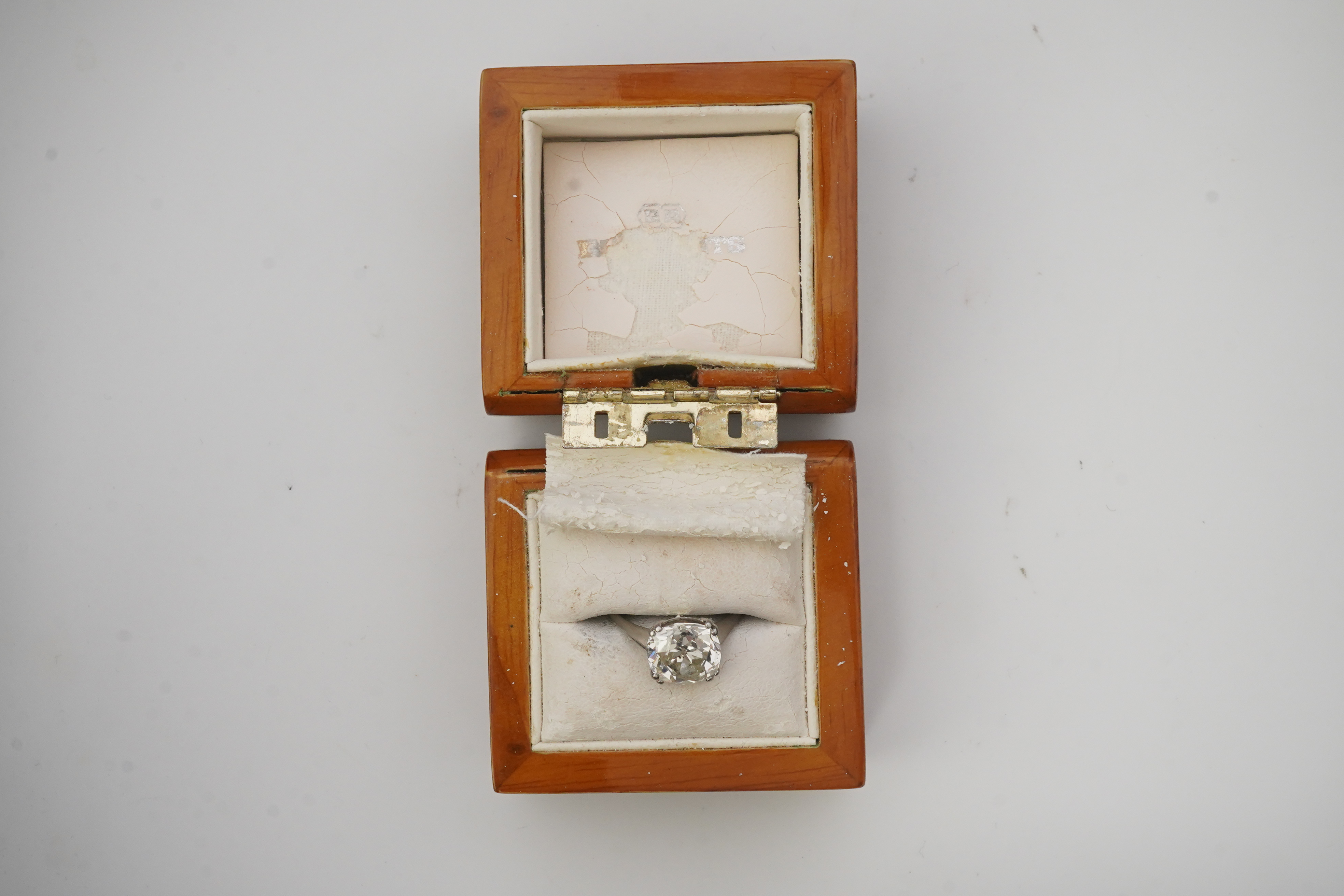 A solitaire diamond ring, early 20th century